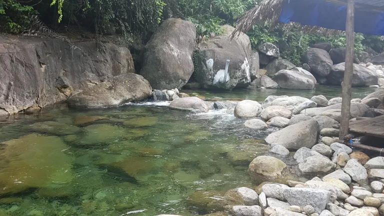 Backpacking Vietnam 3 Wochen Elefantenfelsen