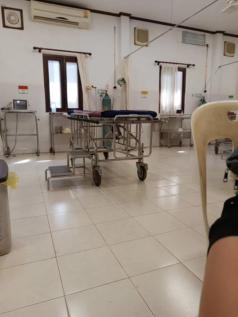 Laos Backpacking Tour - Krankenhaus in Luang Prabang