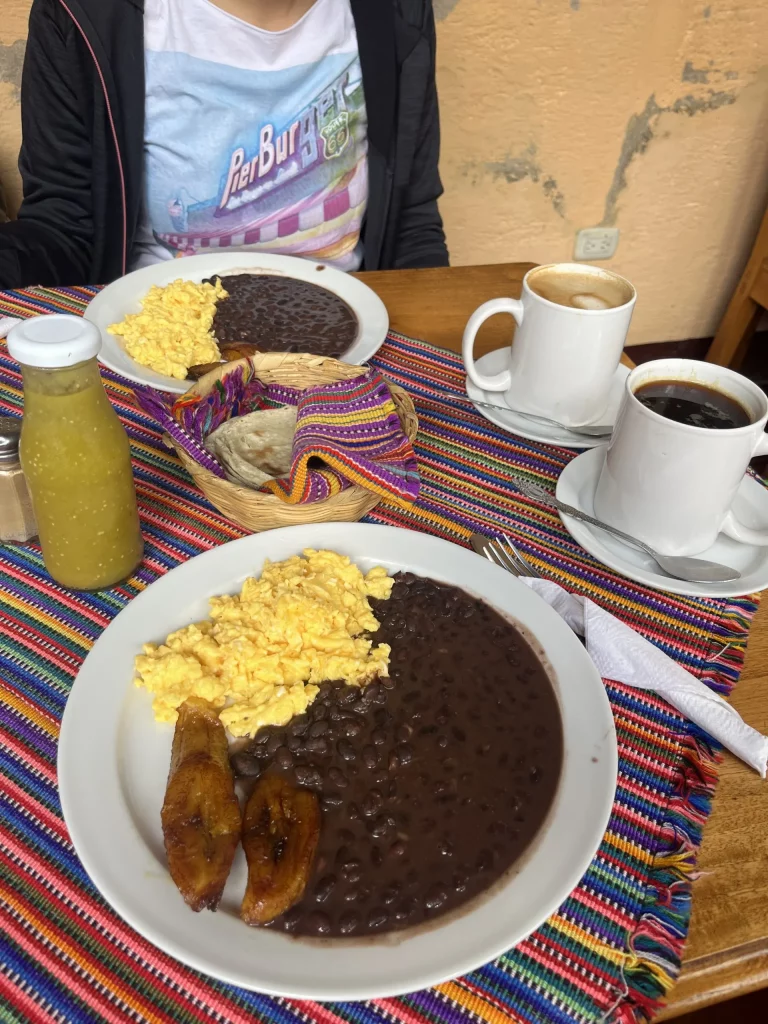 Guatemala Individualreise in 7 Tagen - Typisches Frühstück in Guatemala