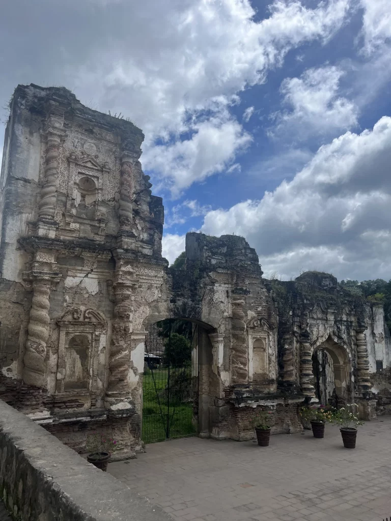 Guatemala Individualreise in 7 Tagen - Antigua Ruine