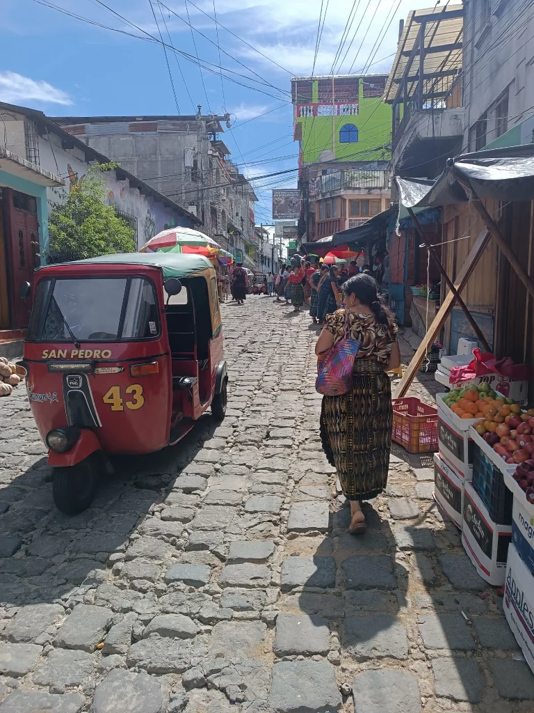 Guatemala Individualreise in 7 Tagen - Tuk Tuk in San Pedro