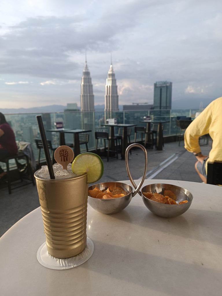Malaysia Rundreise Kuala Lumpur Rooftop Bar