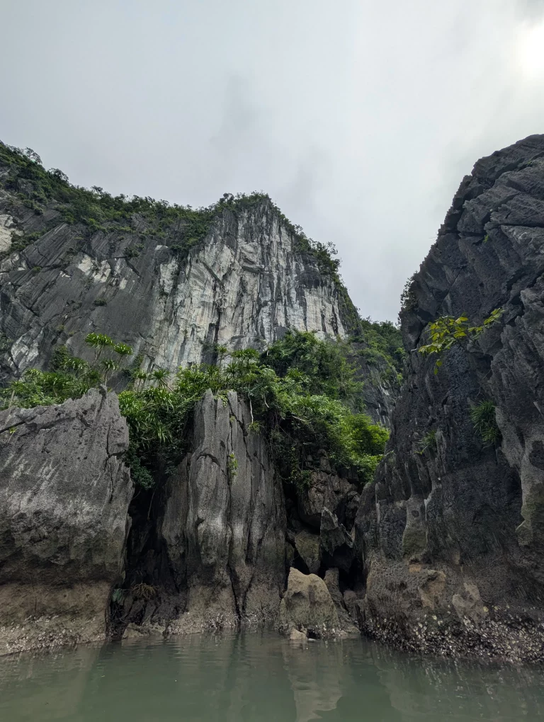 Ha Long Bucht Luong Höhle 2