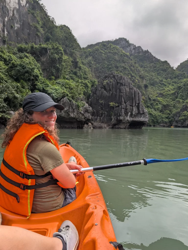 Ha Long Bucht Luong Höhle
