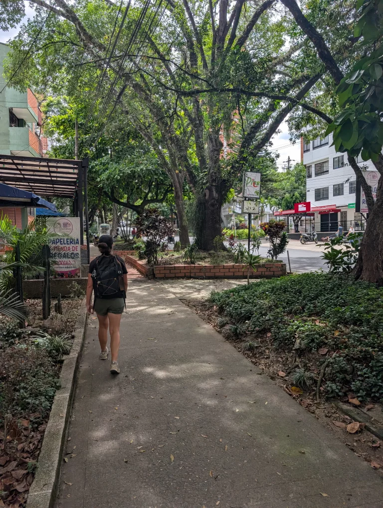 Tanja im grünen Viertel Laureles in Medellín – Kolumbien Reisebericht.